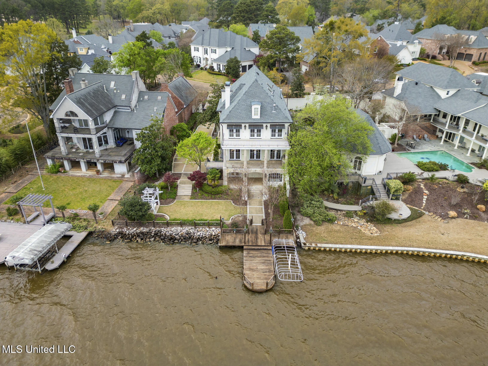 133 Overlook Pointe Drive Ridgeland, MS 39157 - Photo 7 of 70 133 Overlook Drone-7