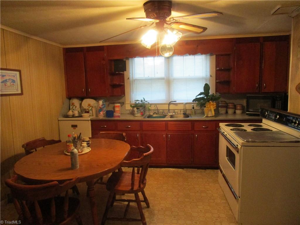 1841 Smothers Road Madison, NC 27025 - Photo 7 of 19