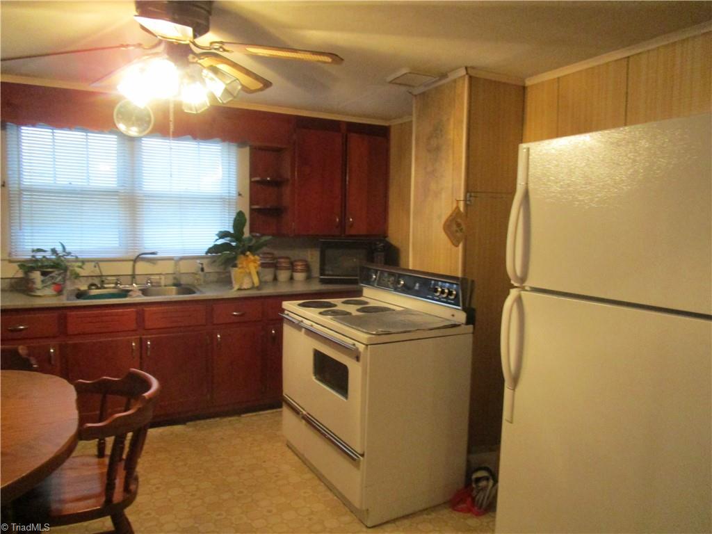 1841 Smothers Road Madison, NC 27025 - Photo 8 of 19