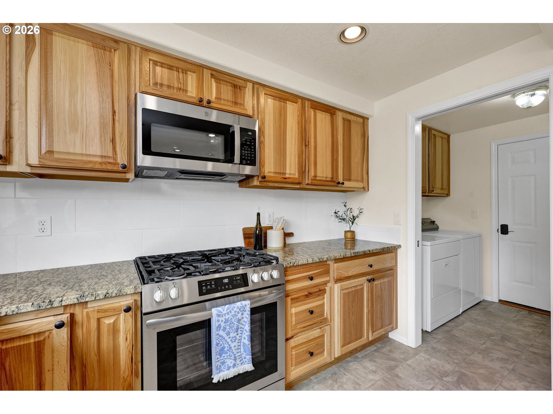 2954 Brett Loop Eugene, OR 97404 - Photo 16 of 46