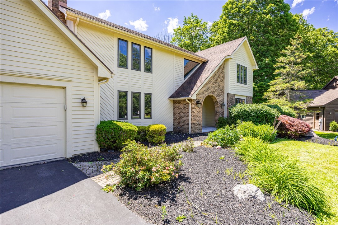 45 Split Rock Road Pittsford, NY 14534 - Photo 2 of 49