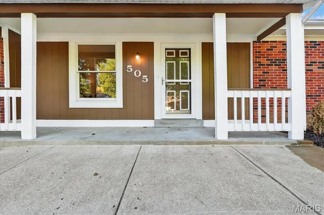 $300,000 | 505 Forest Run Drive, Eureka, MO 63025