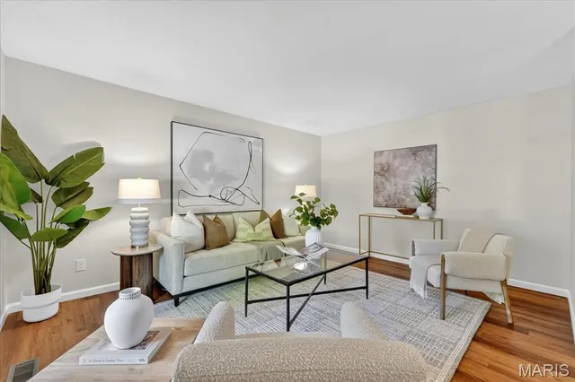 $300,000 | 505 Forest Run Drive, Eureka, MO 63025