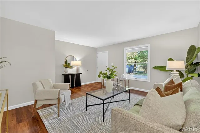 $300,000 | 505 Forest Run Drive, Eureka, MO 63025