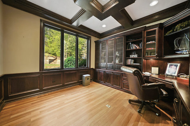 9600 Pacific Court Burr Ridge, IL 60527 - Photo 16 of 58 a room with gym equipment and a large window