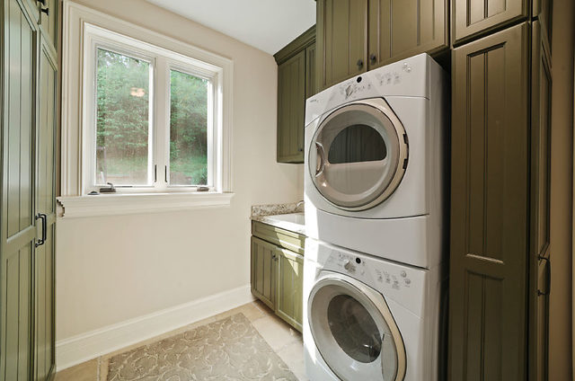 9600 Pacific Court Burr Ridge, IL 60527 - Photo 17 of 58 a utility room with dryer and washer