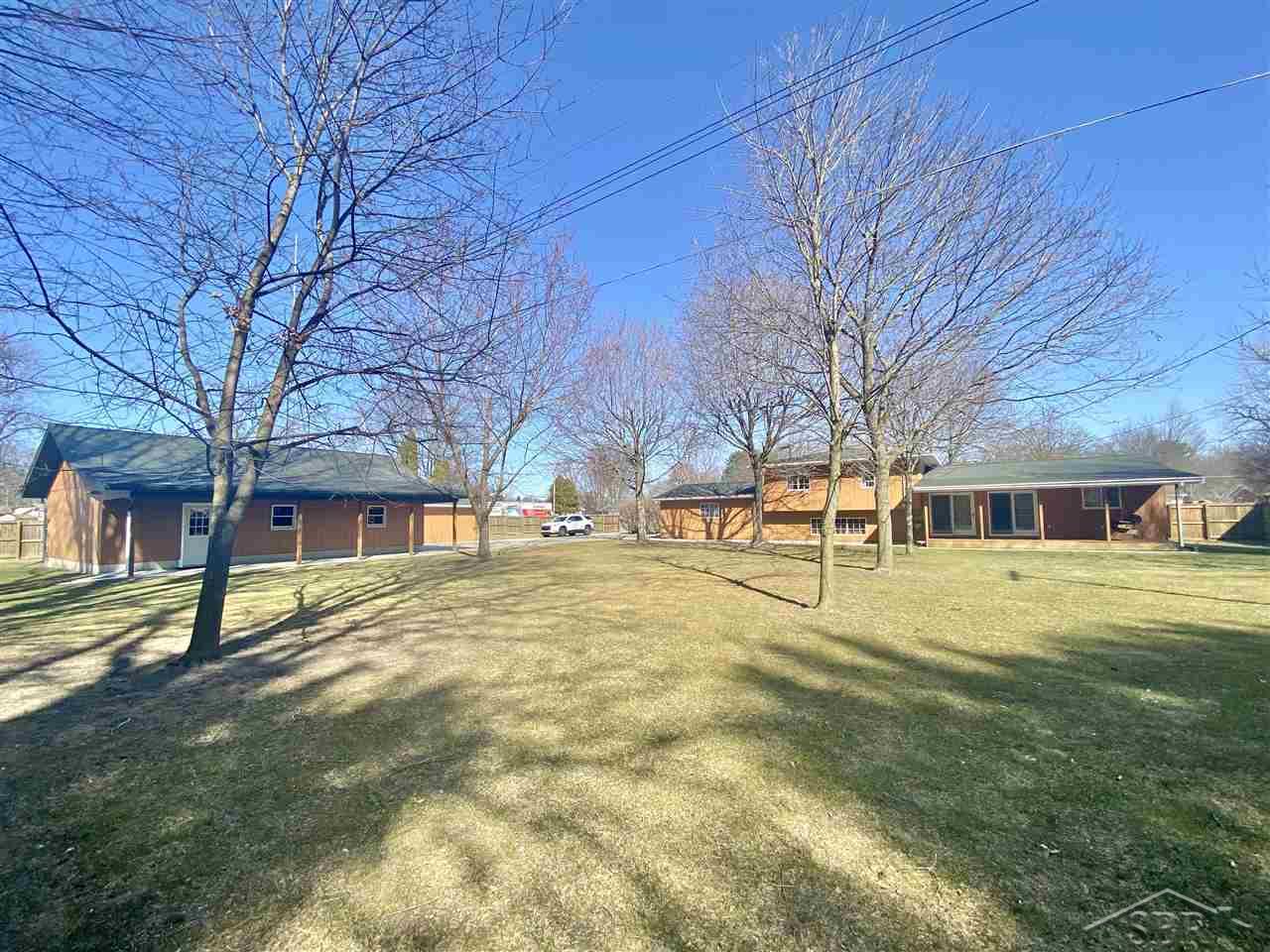 1605 North Miller Road Saginaw, MI 48609 - Photo 3 of 41 50036754-2.JPG