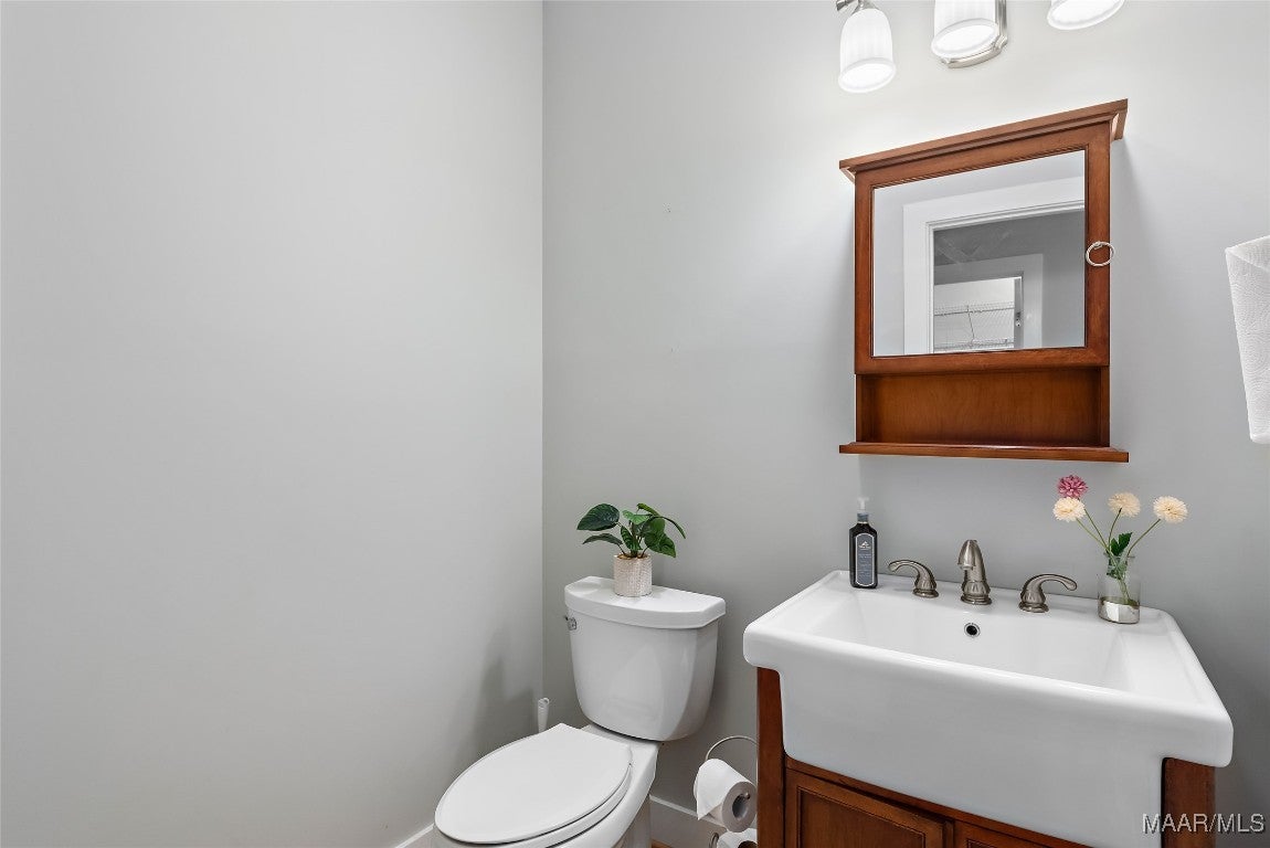 848 Hadden Road Dothan, AL 36301 - Photo 21 of 48 Half Bath