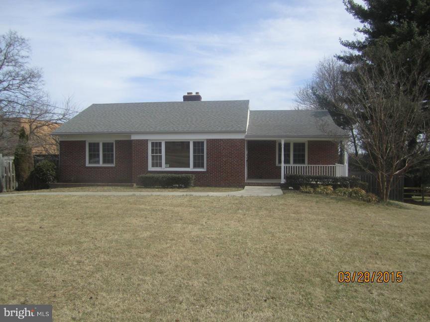 25809 Ridge Road Damascus, MD 20872 - Photo 1 of 16 Exterior (Front)