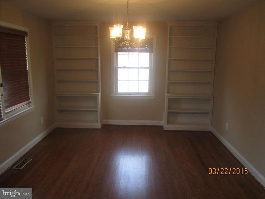 25809 Ridge Road Damascus, MD 20872 - Photo 6 of 16 Dining Room