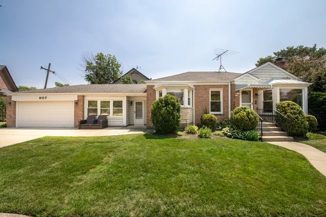 $419,500 | 907 Wilkinson Parkway, Park Ridge, IL 60068