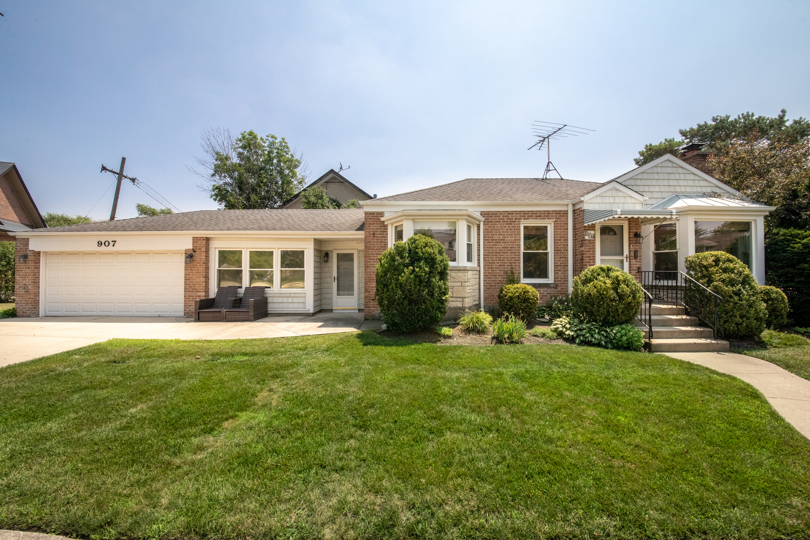 907 Wilkinson Parkway Park Ridge, IL 60068 - Photo 1 of 21 Gallery Image 1