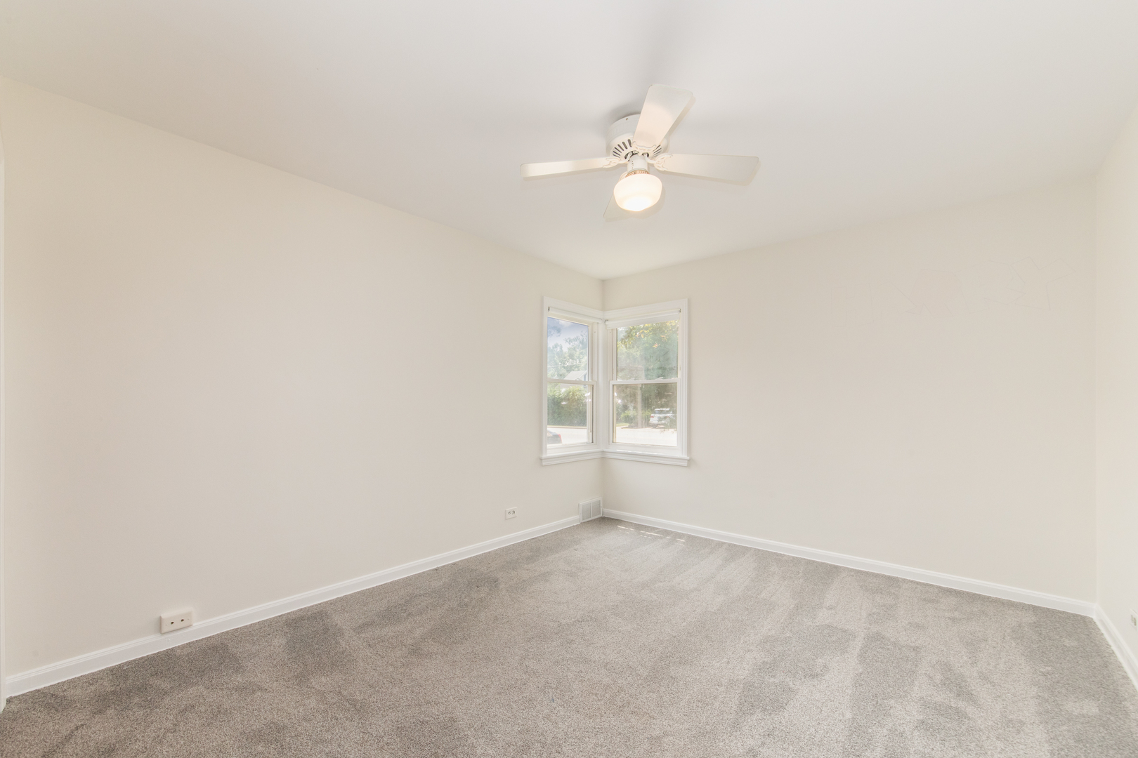 907 Wilkinson Parkway Park Ridge, IL 60068 - Photo 17 of 21 Gallery Image 17