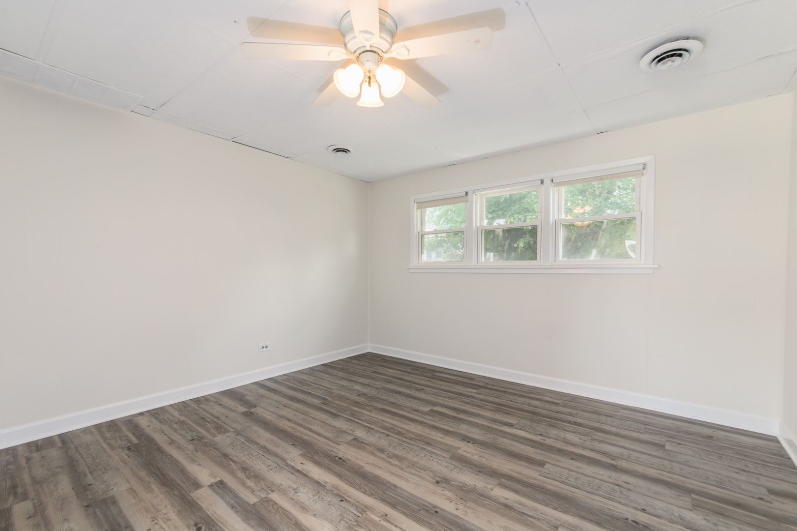 907 Wilkinson Parkway Park Ridge, IL 60068 - Photo 18 of 21 Gallery Image 18