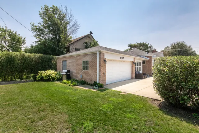 $419,500 | 907 Wilkinson Parkway, Park Ridge, IL 60068