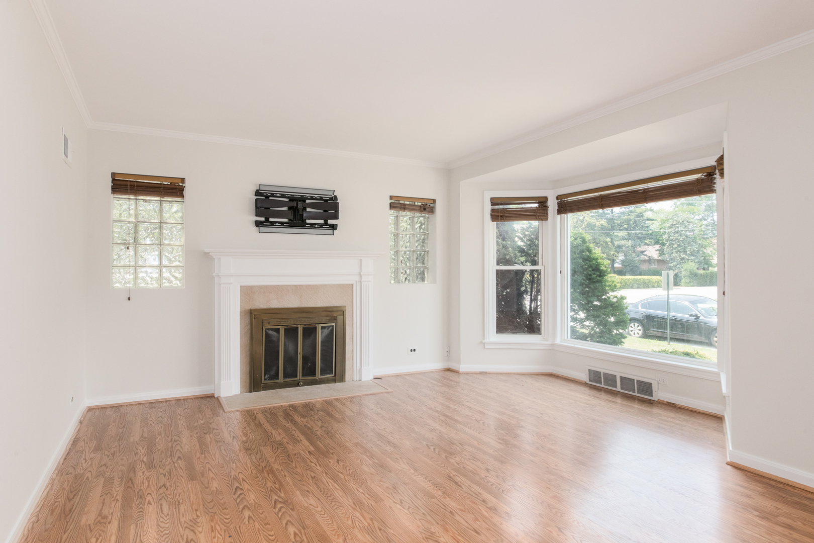 907 Wilkinson Parkway Park Ridge, IL 60068 - Photo 7 of 21 Gallery Image 7