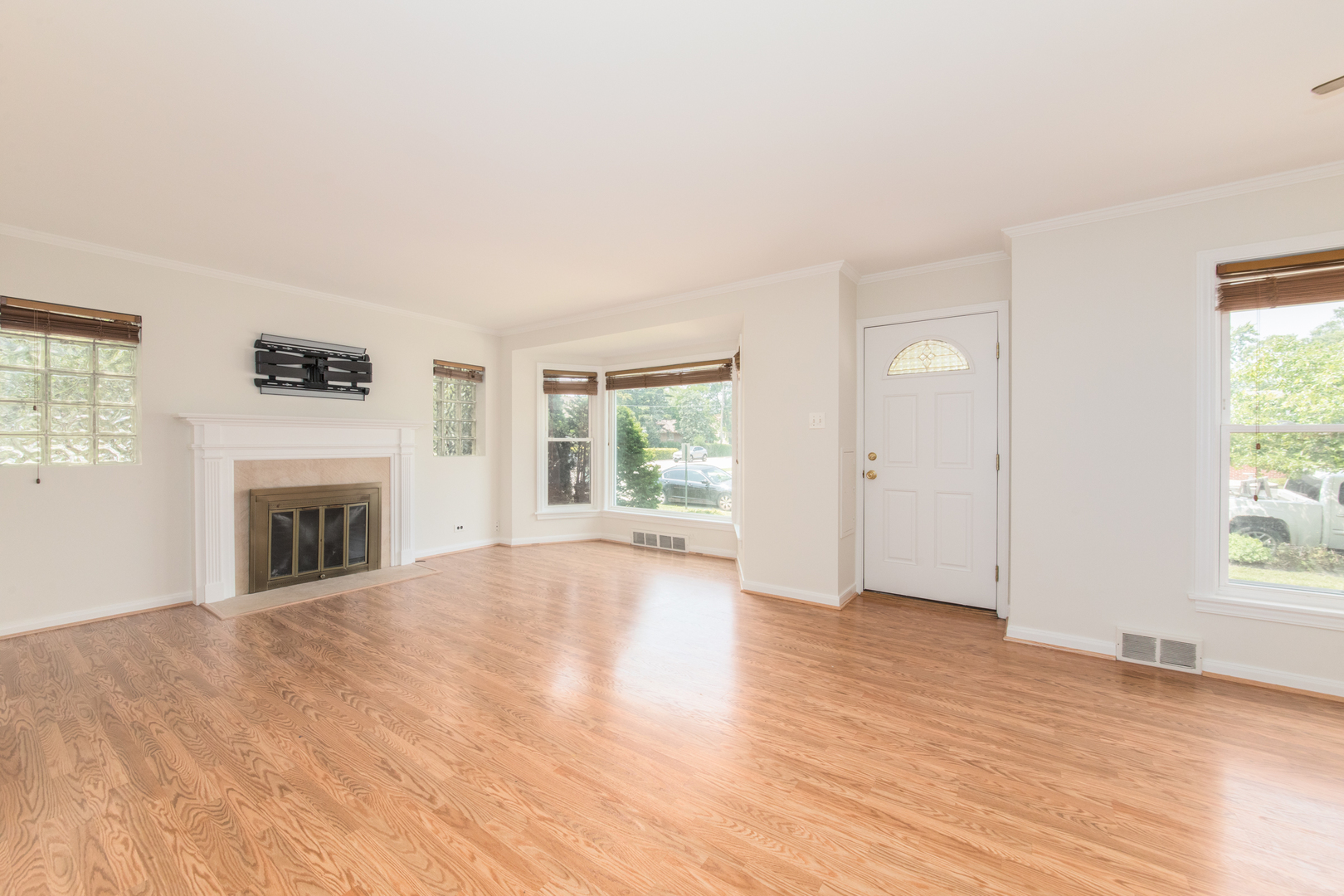 907 Wilkinson Parkway Park Ridge, IL 60068 - Photo 9 of 21 Gallery Image 9