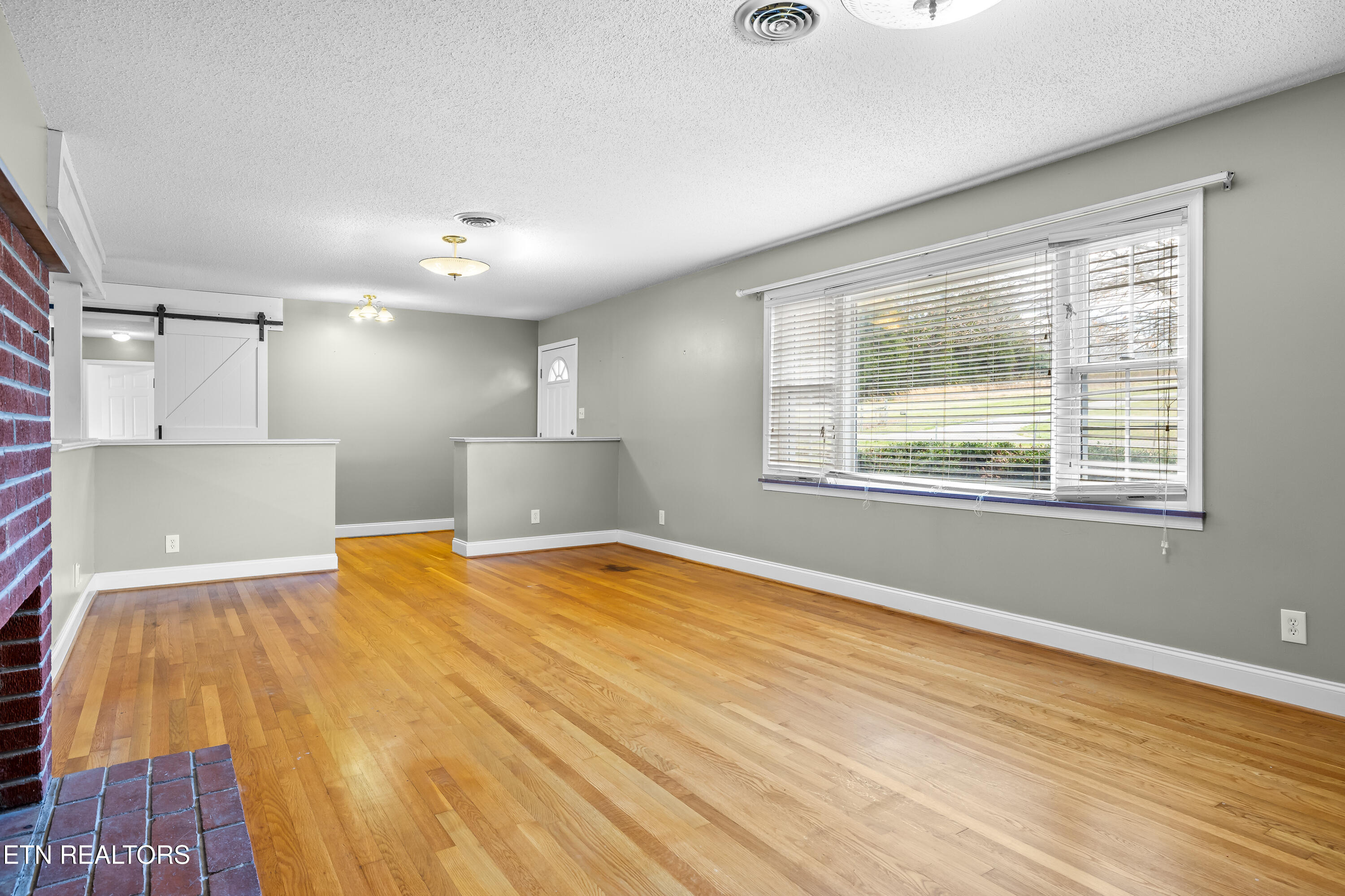 911 Tipton Station Road Knoxville, TN 37920 - Photo 13 of 55 911TiptonStationRd-66