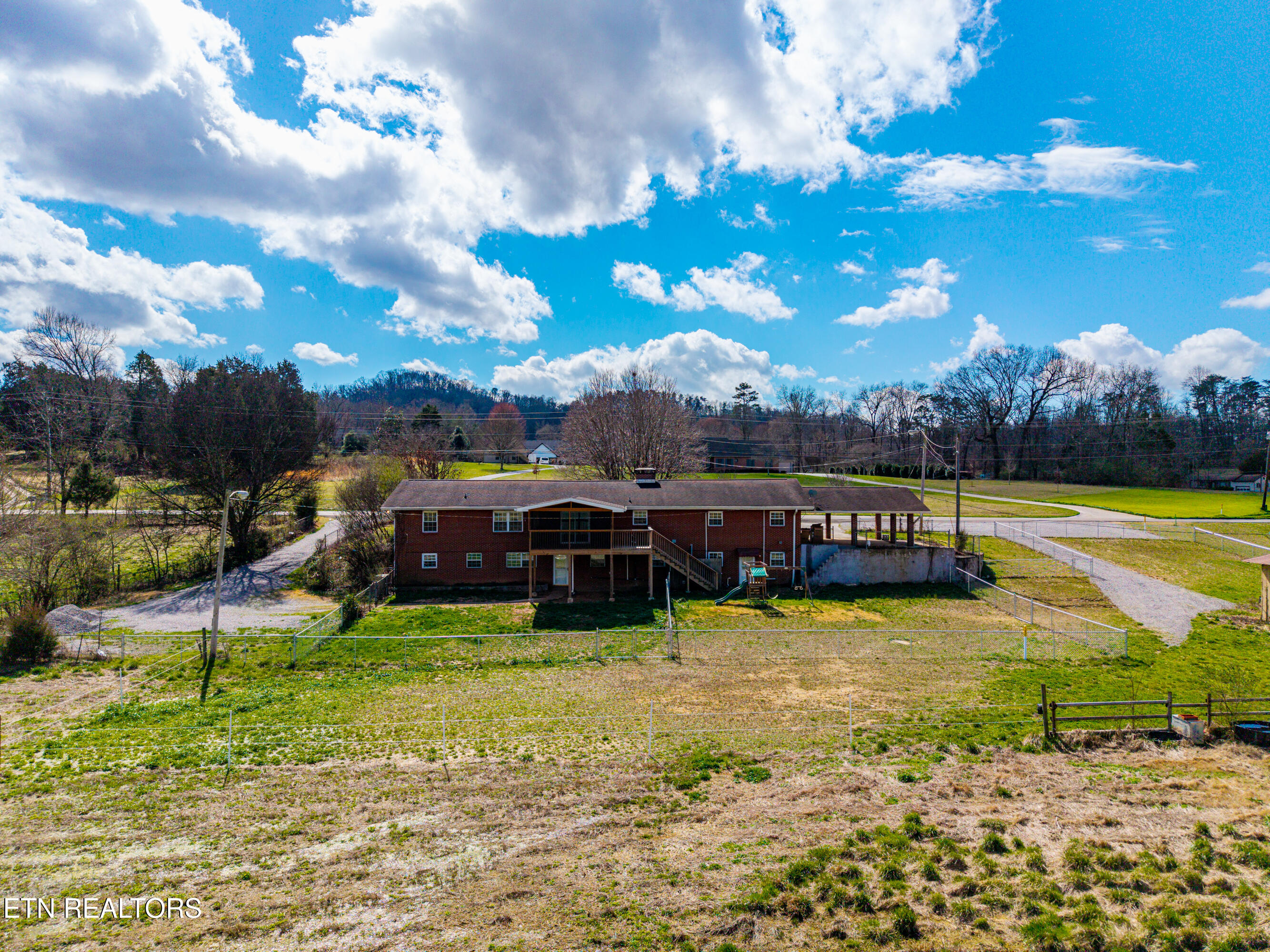 911 Tipton Station Road Knoxville, TN 37920 - Photo 2 of 55 911TiptonStationRd-11