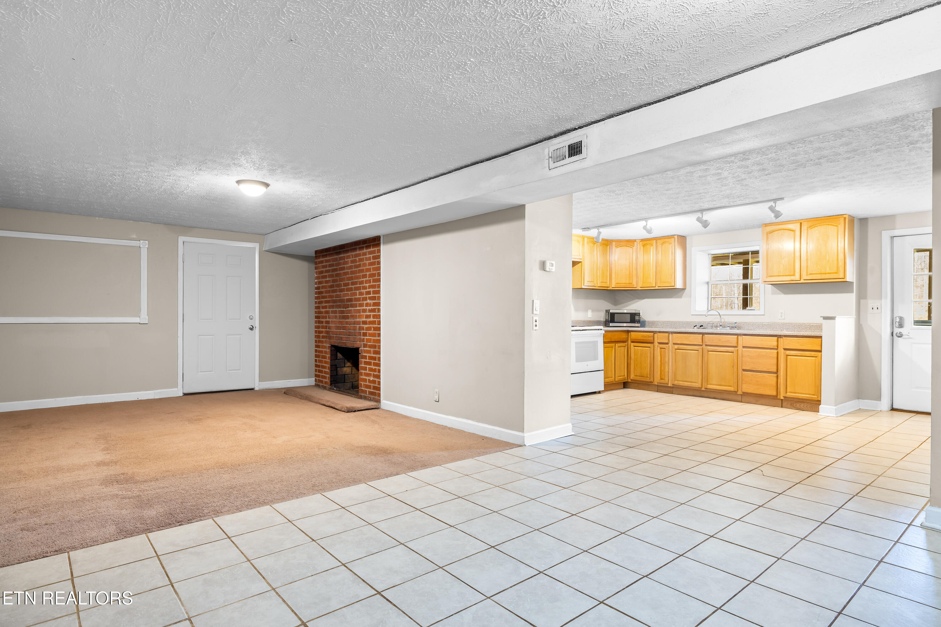 911 Tipton Station Road Knoxville, TN 37920 - Photo 26 of 55 911TiptonStationRd-49