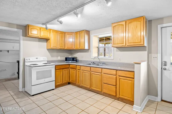 $698,900 | 911 Tipton Station Road, Knoxville, TN 37920