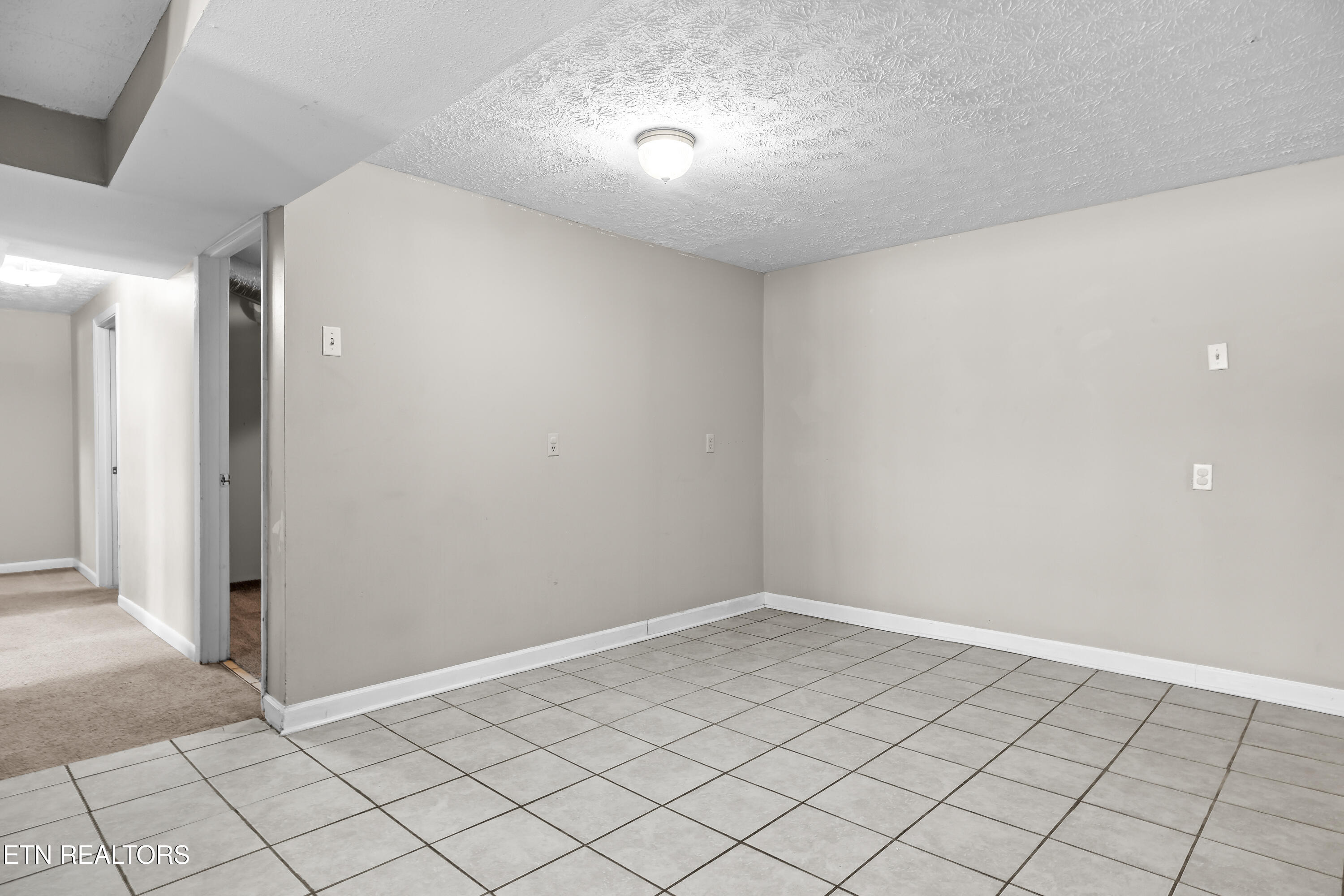 911 Tipton Station Road Knoxville, TN 37920 - Photo 29 of 55 911TiptonStationRd-50