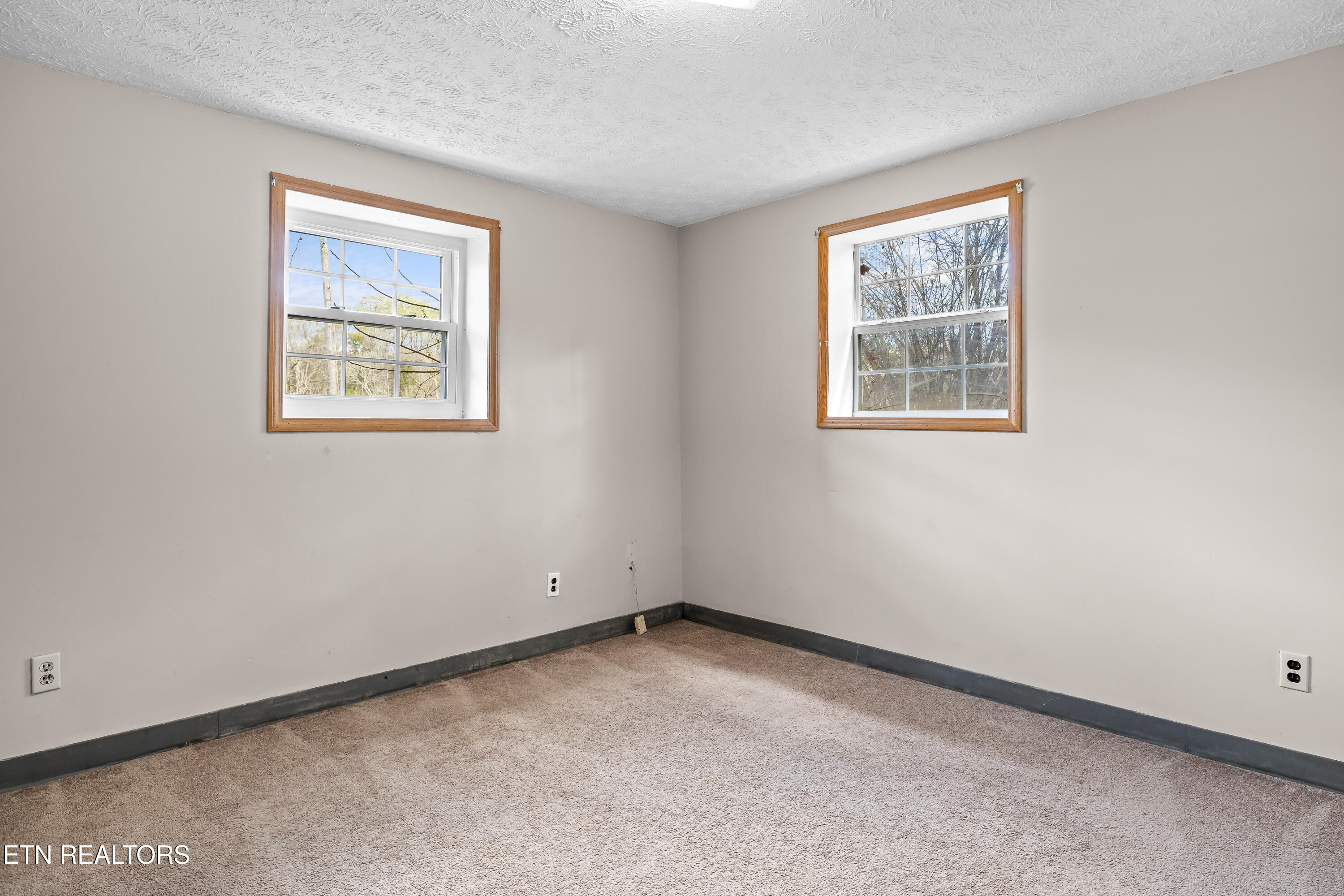 911 Tipton Station Road Knoxville, TN 37920 - Photo 32 of 55 911TiptonStationRd-57