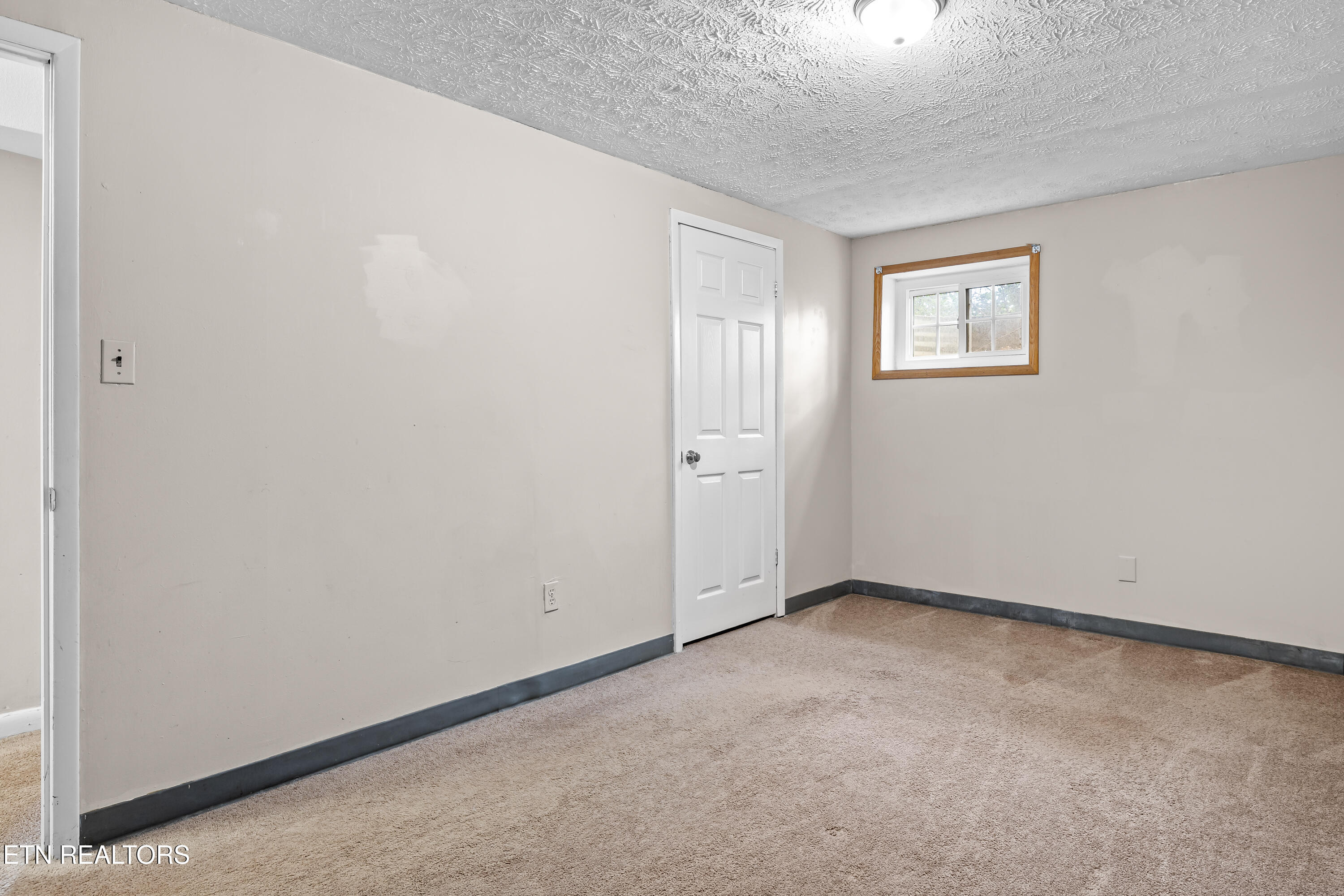 911 Tipton Station Road Knoxville, TN 37920 - Photo 33 of 55 911TiptonStationRd-58