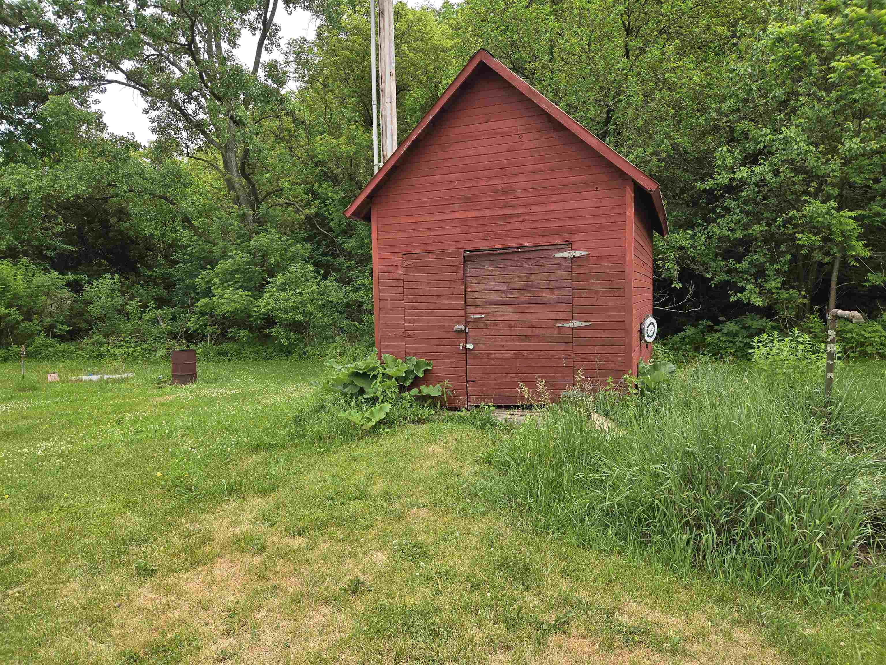 15928 Pine Tree Road Highland, WI 53543 - Photo 3 of 33