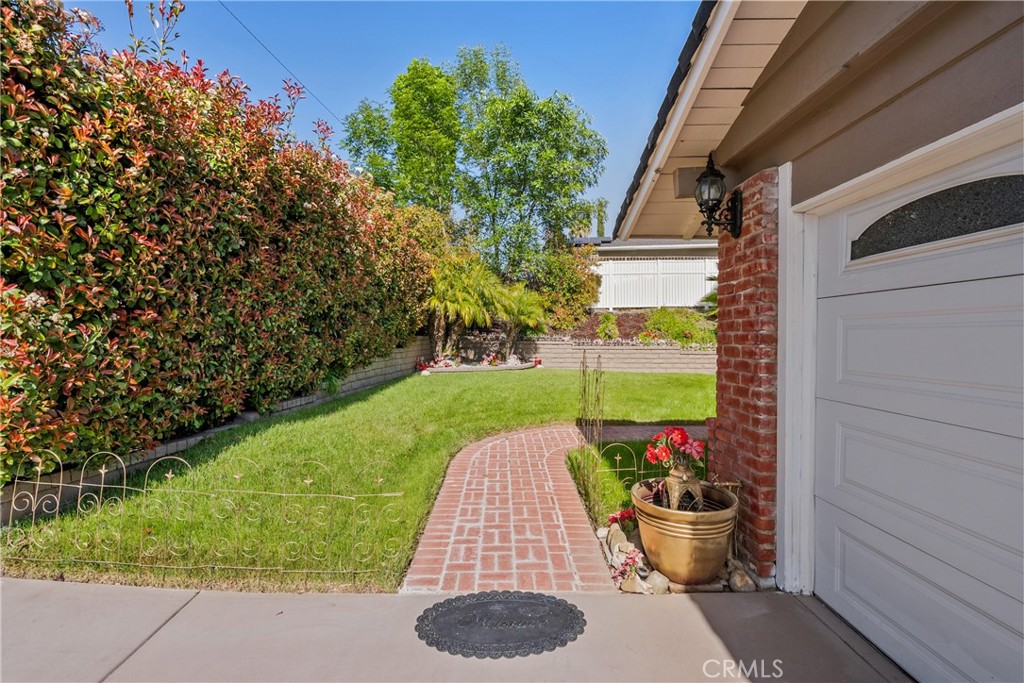 23810 Fambrough Street Newhall, CA 91321 - Photo 6 of 75