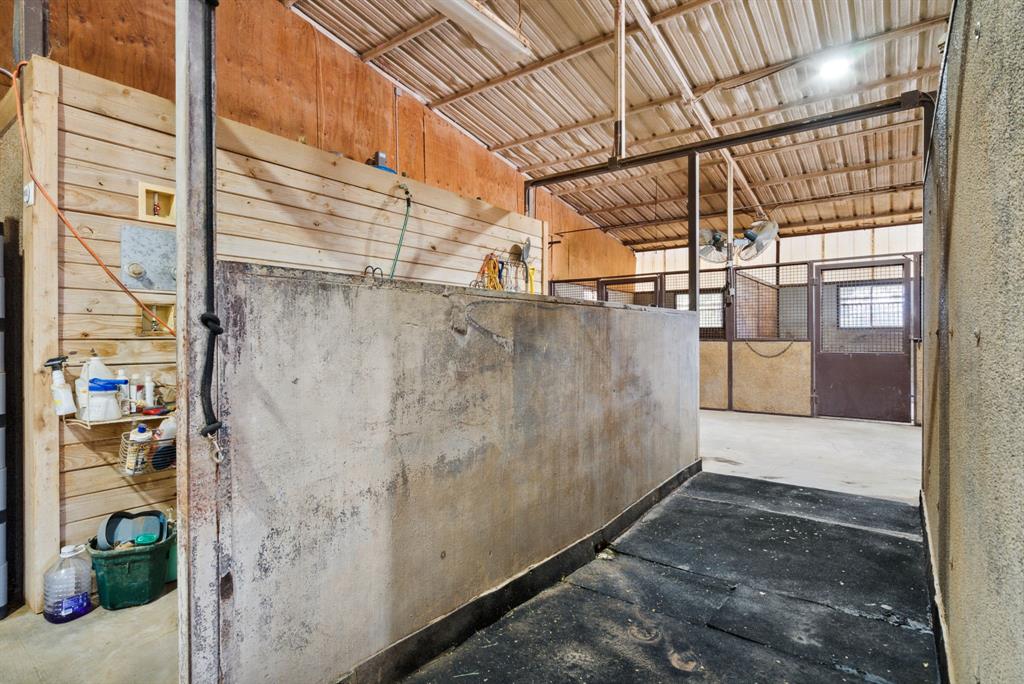 2710 Advance Road Poolville, TX 76487 - Photo 26 of 40 a view of a garage