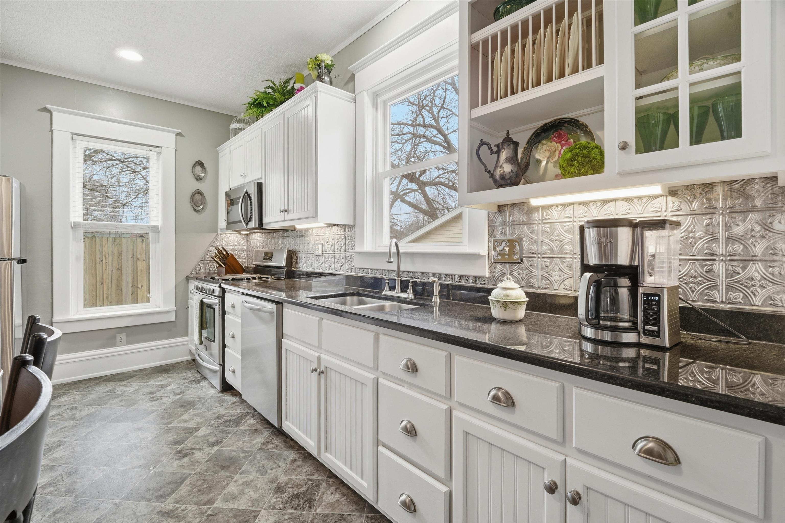 348 Broad Street Menasha, WI 54952 - Photo 16 of 40