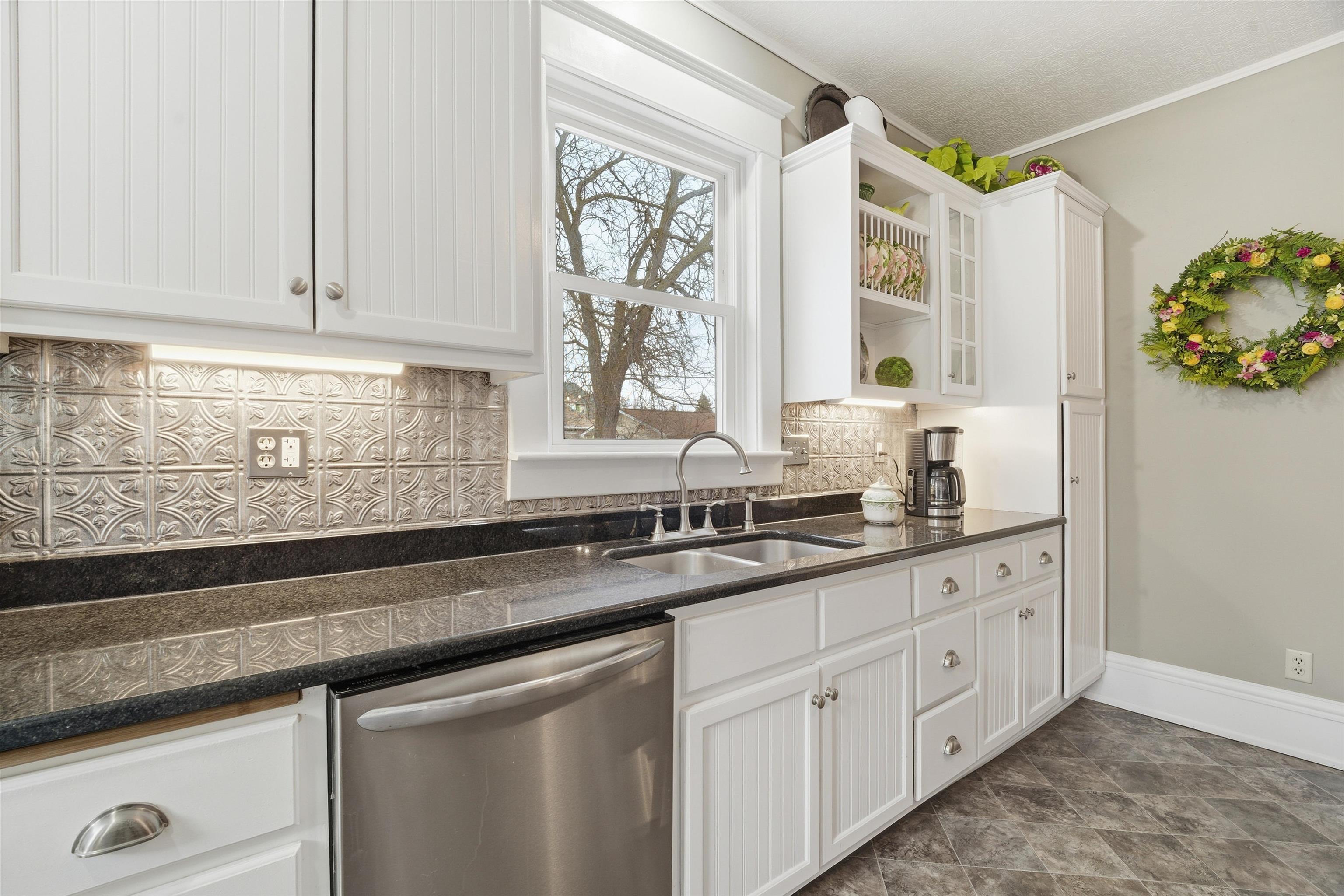 348 Broad Street Menasha, WI 54952 - Photo 18 of 40