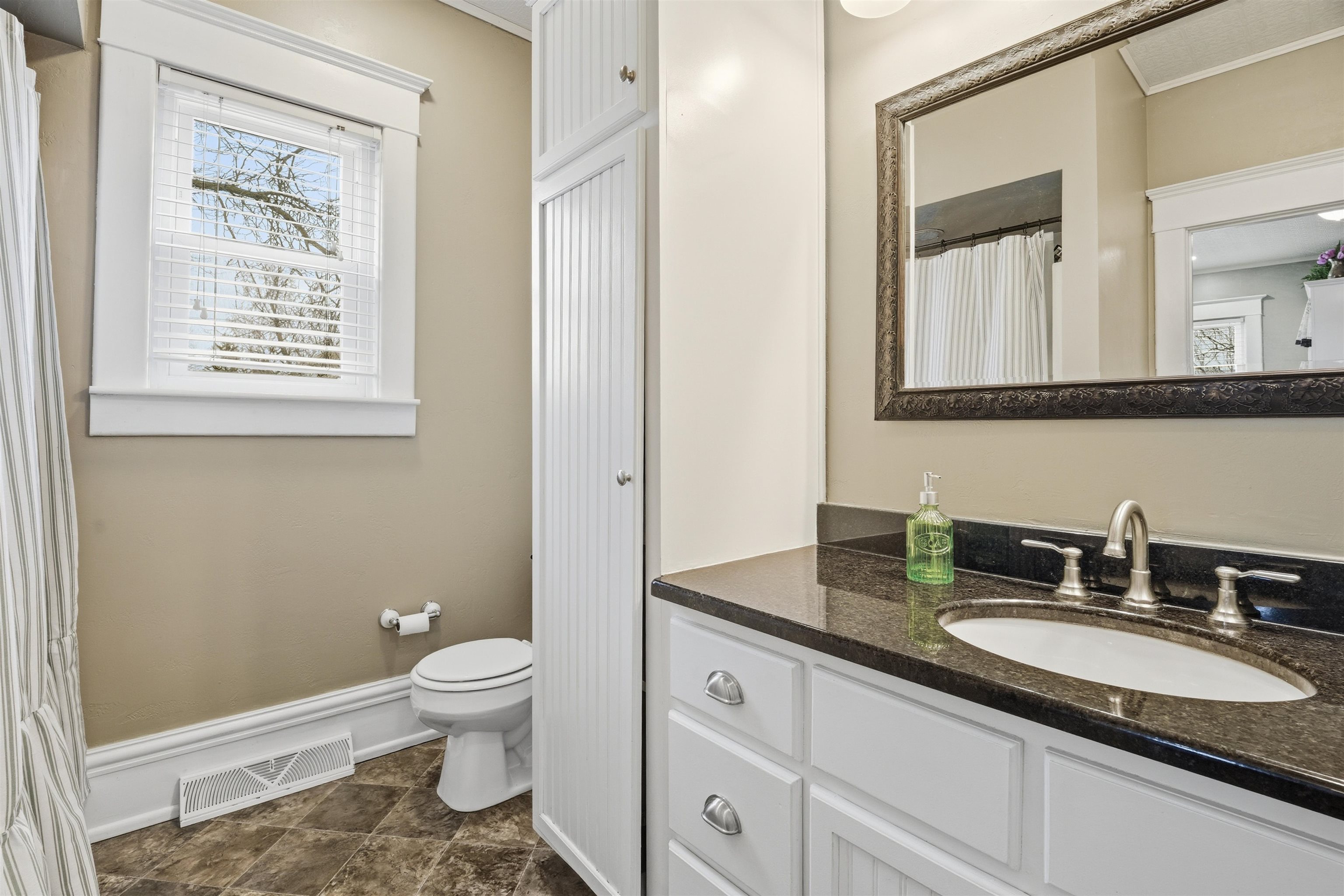 348 Broad Street Menasha, WI 54952 - Photo 19 of 40