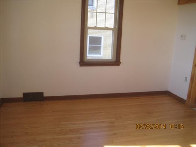 639 Ridge Road Ambridge, PA 15003 - Photo 4 of 8 Dining Room.