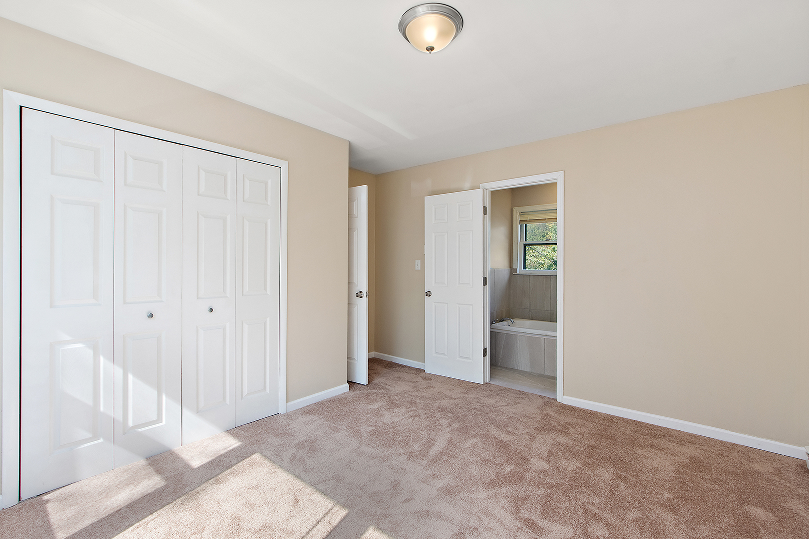 1718 West 187th Street Homewood, IL 60430 - Photo 14 of 28 an empty room with a natural light