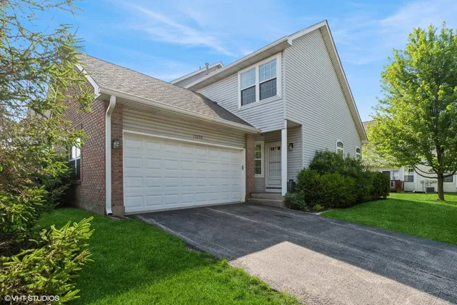 $355,000 | 13296 West Heiden Circle, Lake Bluff, IL 60044