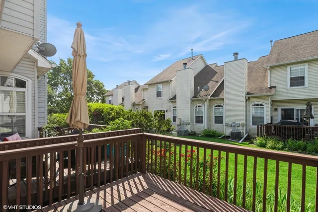 $355,000 | 13296 West Heiden Circle, Lake Bluff, IL 60044