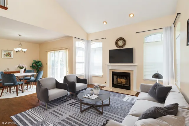 $355,000 | 13296 West Heiden Circle, Lake Bluff, IL 60044