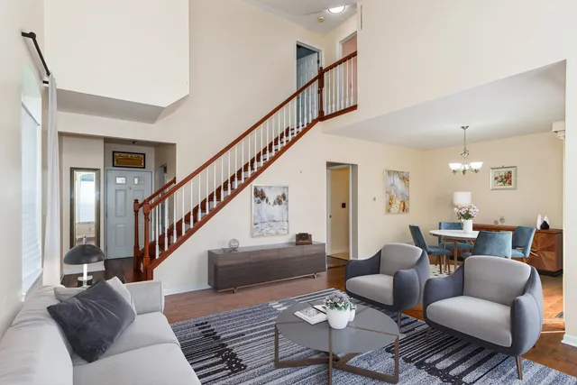 $355,000 | 13296 West Heiden Circle, Lake Bluff, IL 60044