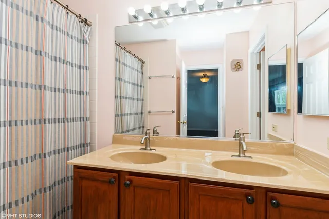 $355,000 | 13296 West Heiden Circle, Lake Bluff, IL 60044