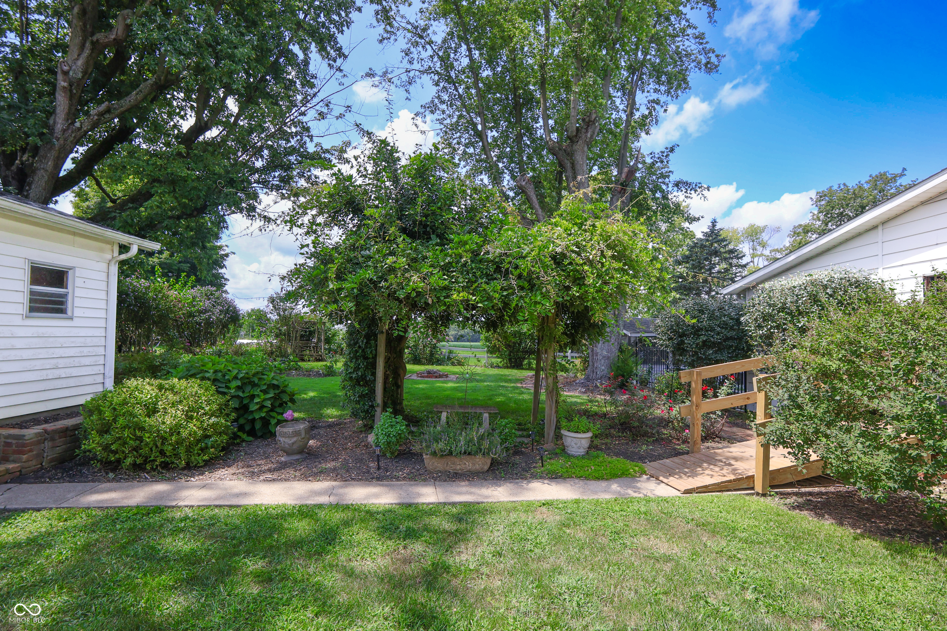 102 Center Street Elizabethtown, IN 47232 - Photo 5 of 59