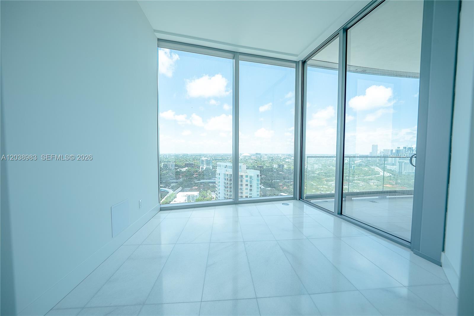 175 Southeast 25th Road, Unit 2703 Miami, FL 33129 - Photo 18 of 24
