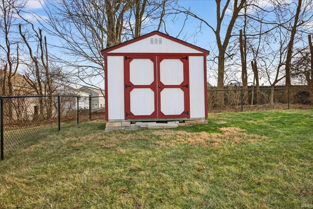 $425,000 | 4592 North Shadow Wood Drive, Bloomington, IN 47404