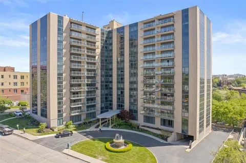 $449,900 | 4545 Wornall Road, Unit 602, Kansas City, MO 64111