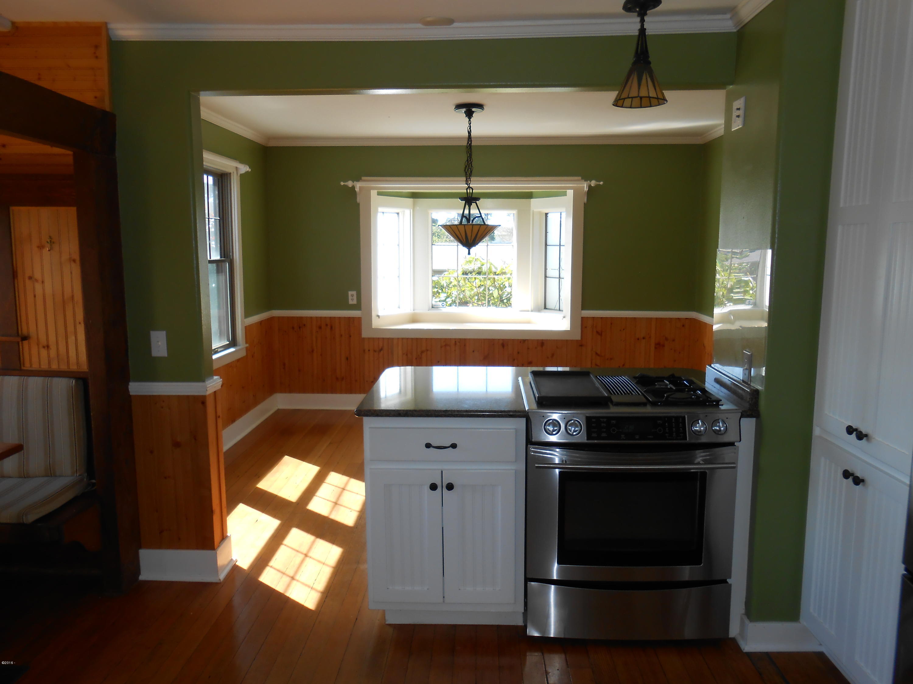 1009 Southwest Angle Street Newport, OR 97365 - Photo 13 of 45 DSCN7323