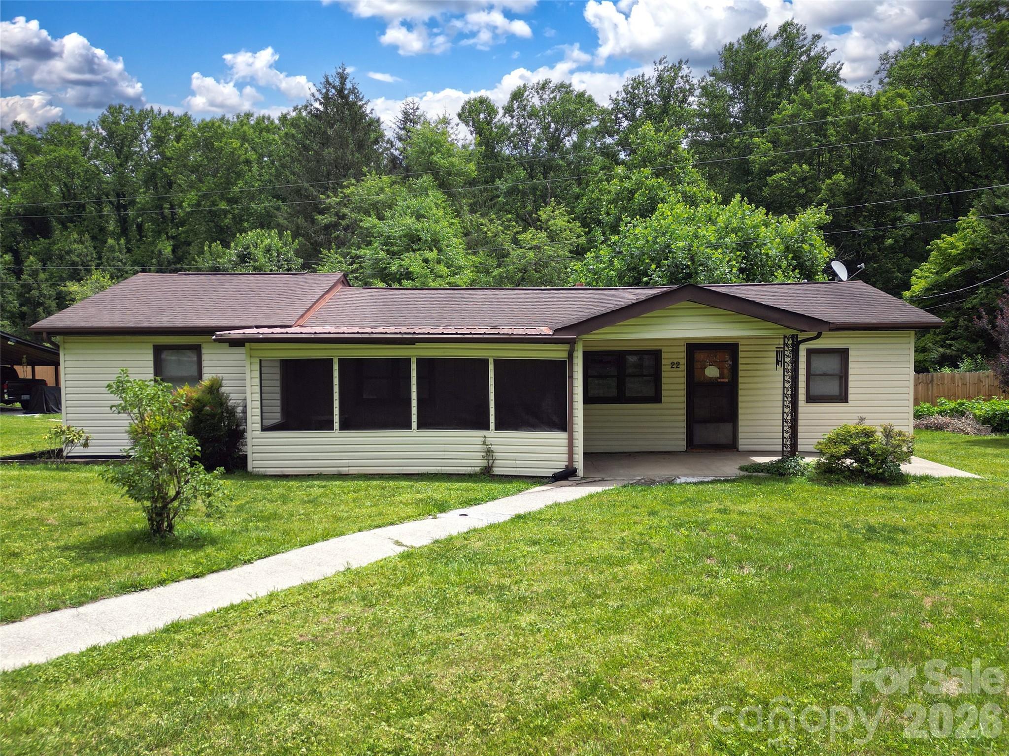 22 McMinn Road Hendersonville, NC 28792 - Photo 5 of 38