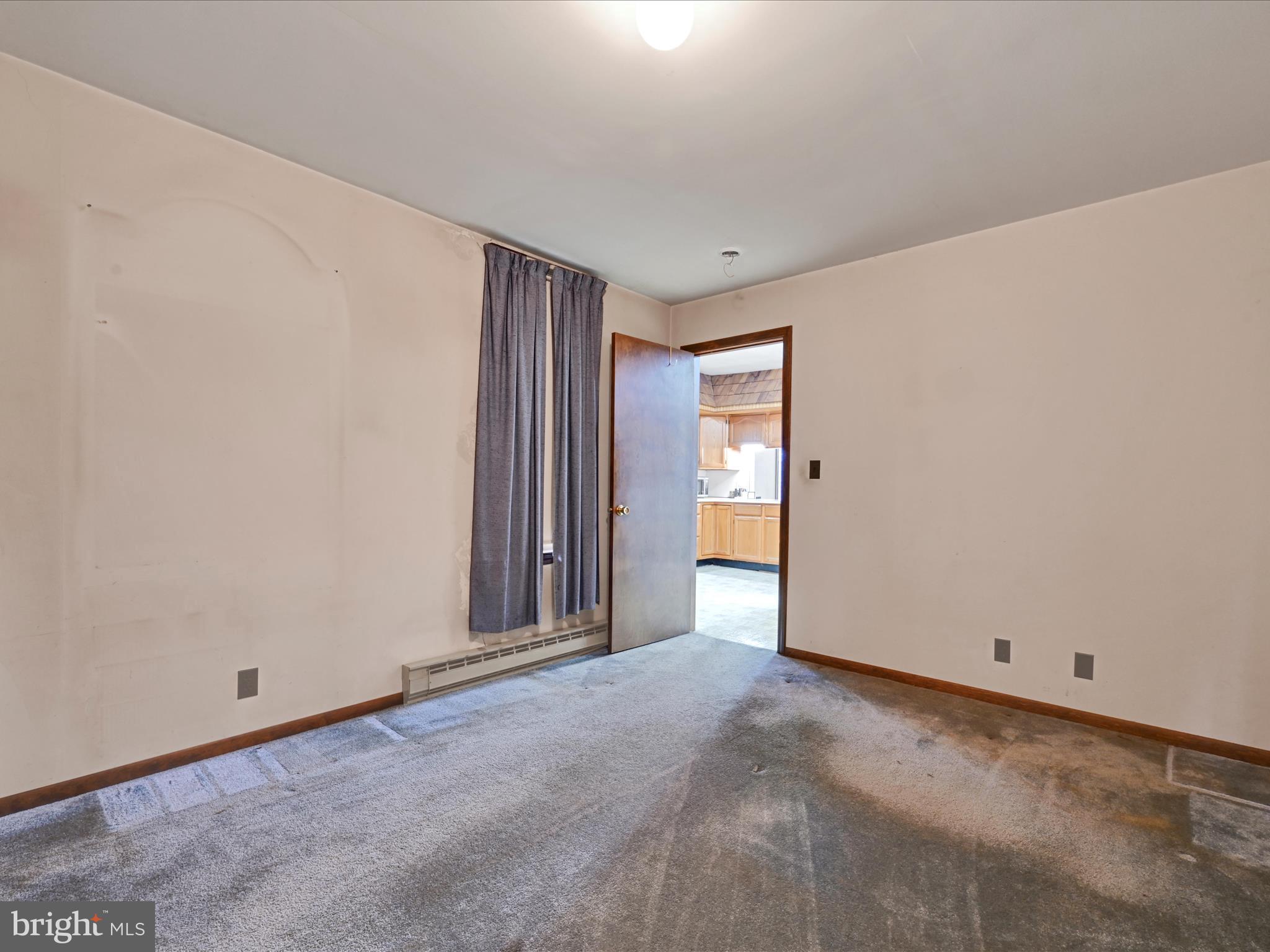 36 East Washington Street Elizabethtown, PA 17022 - Photo 11 of 32 1st Floor Apartment Bedroom