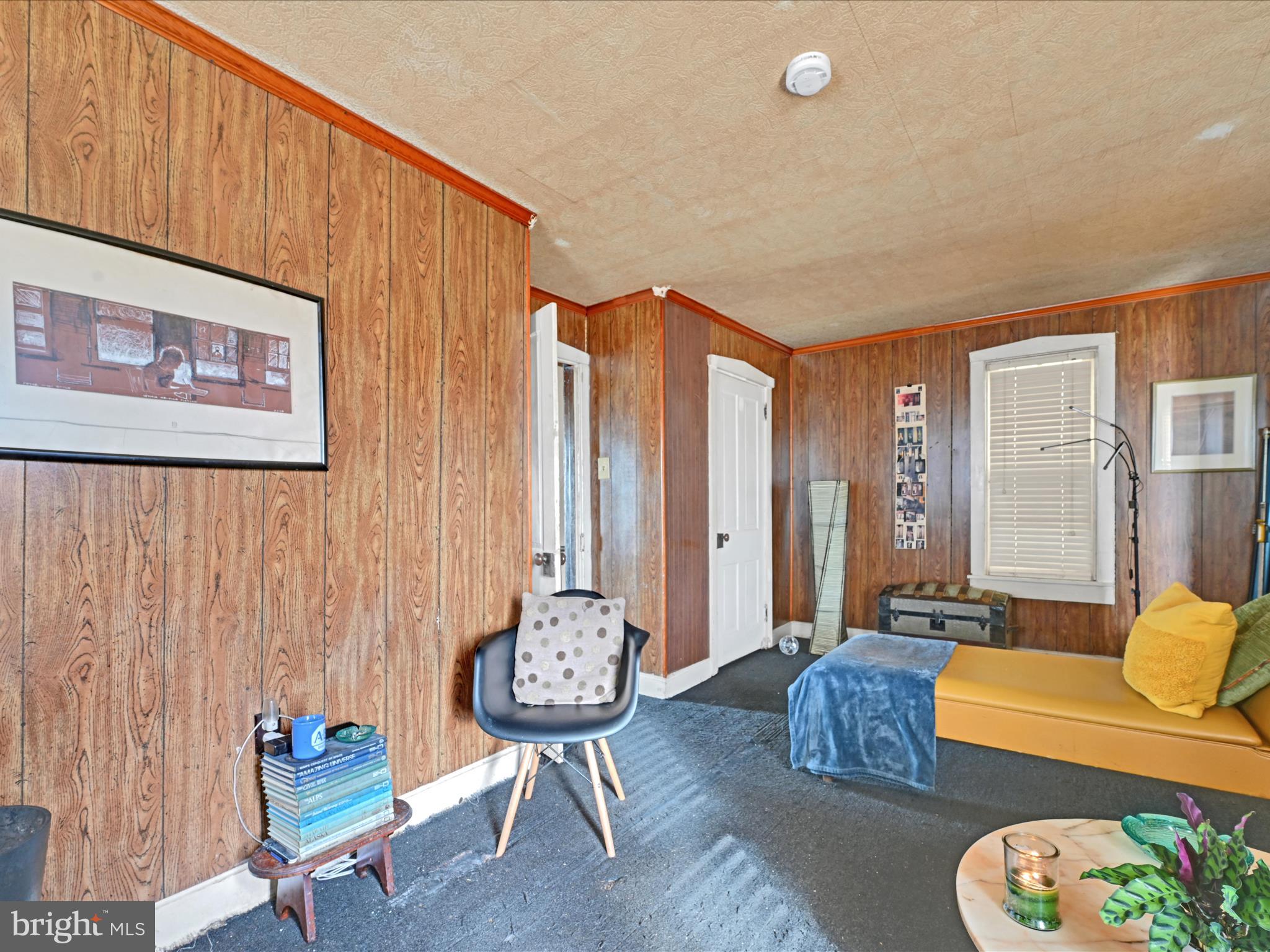 36 East Washington Street Elizabethtown, PA 17022 - Photo 16 of 32 2nd Floor Apartment Living Room