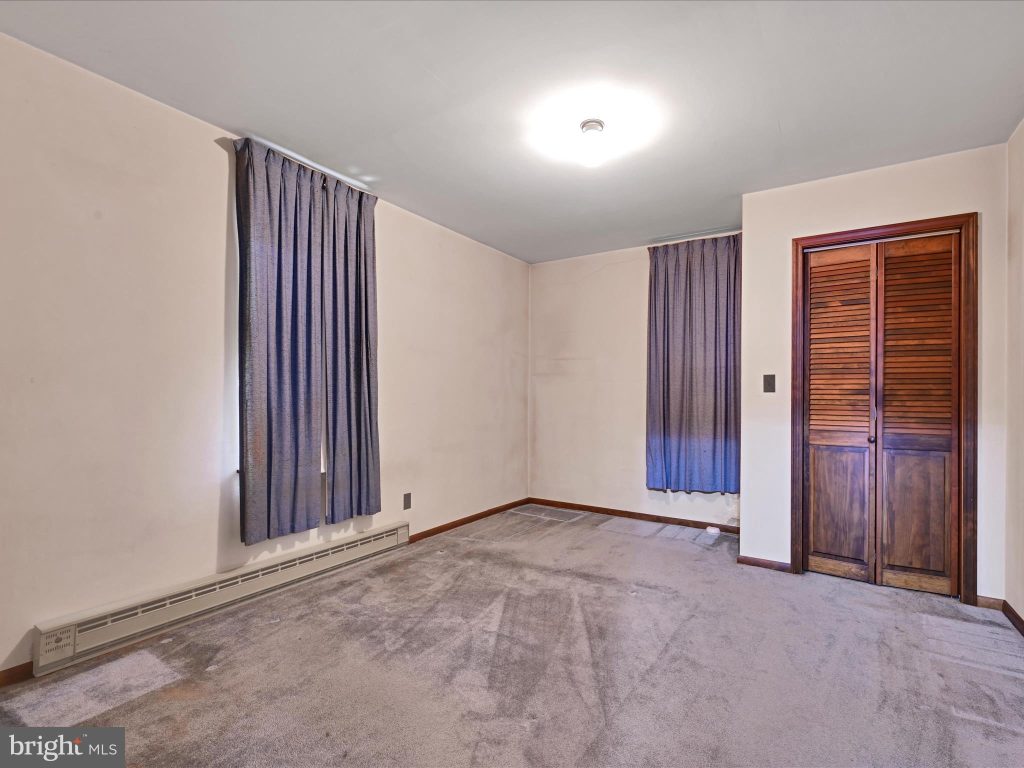 36 East Washington Street Elizabethtown, PA 17022 - Photo 10 of 32 1st Floor Apartment Bedroom